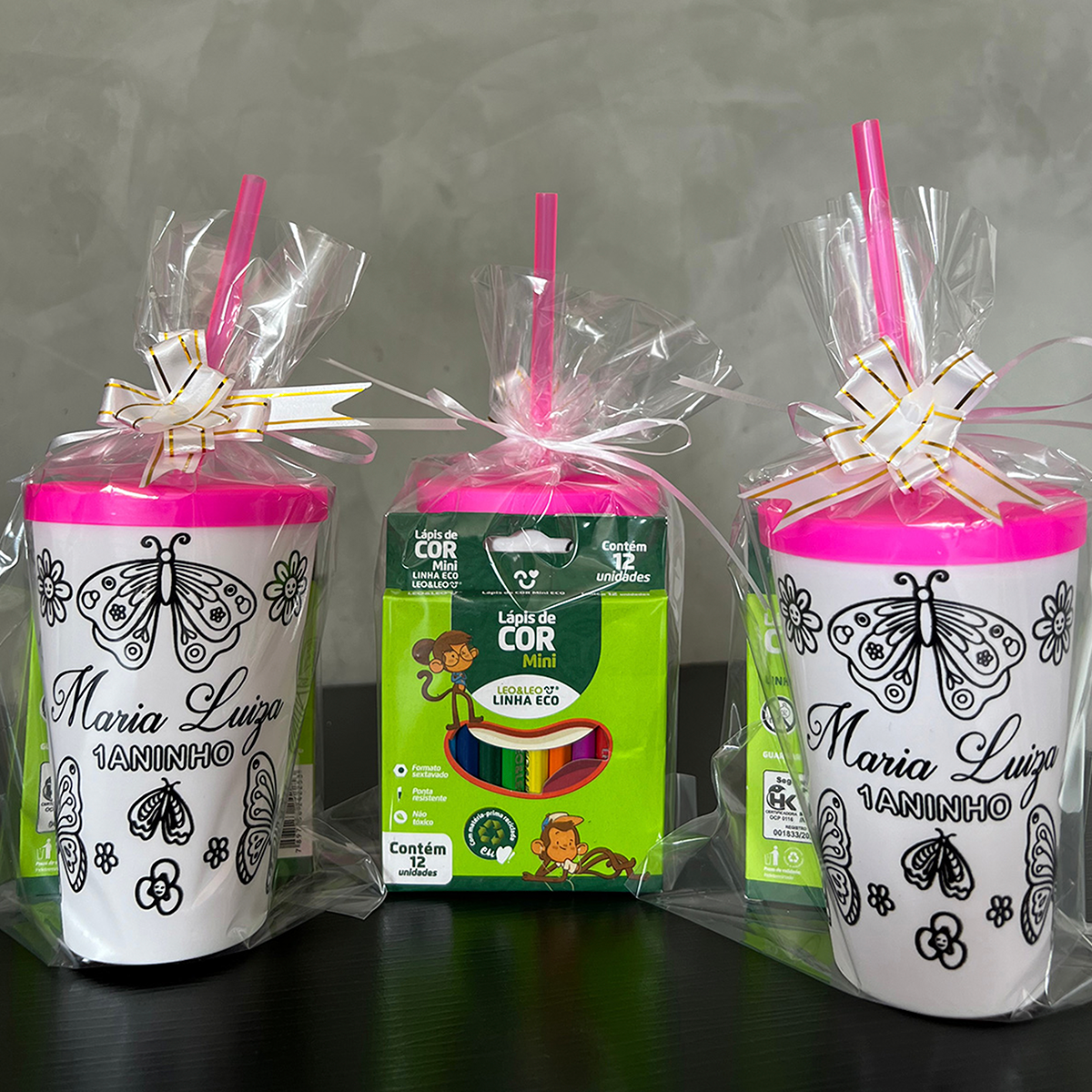 Kit: Copo de colorir + lápis de cor + embalagem